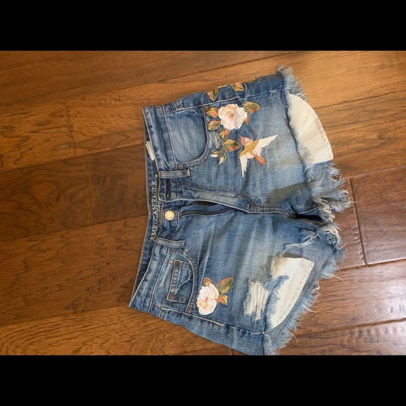 Humming bird shorts - Picture 1 of 2